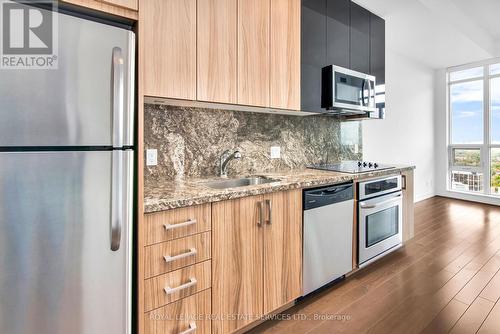 3116 - 98 Lillian Street, Toronto, ON - Indoor Photo Showing Kitchen With Stainless Steel Kitchen With Upgraded Kitchen