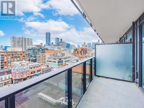 1010 - 330 Richmond Street W, Toronto, ON - Outdoor With View