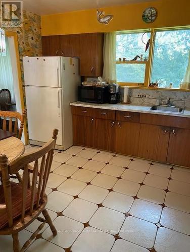 341 Pleasant Avenue, Toronto (Newtonbrook West), ON - Indoor Photo Showing Kitchen