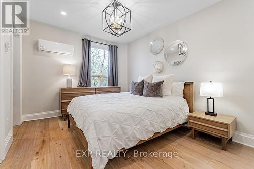 204 Montrose Avenue, Toronto, ON - Indoor Photo Showing Bedroom