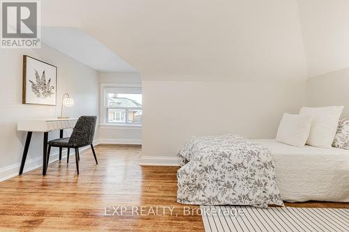 204 Montrose Avenue, Toronto, ON - Indoor Photo Showing Bedroom