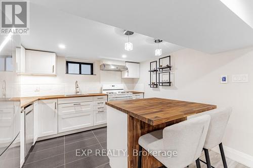 204 Montrose Avenue, Toronto, ON - Indoor Photo Showing Kitchen