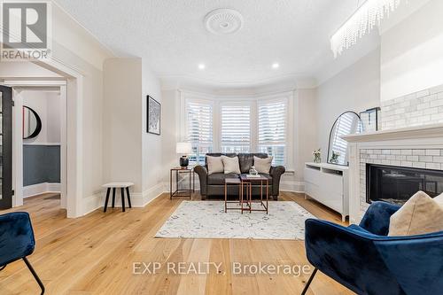 204 Montrose Avenue, Toronto, ON - Indoor Photo Showing Living Room With Fireplace