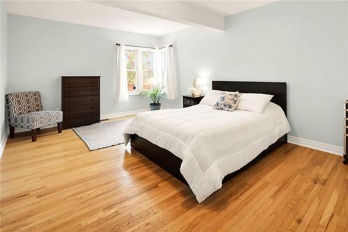4138 Hixon Street, Lincoln, ON - Indoor Photo Showing Bedroom