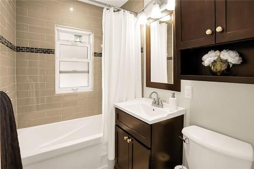 4138 Hixon Street, Lincoln, ON - Indoor Photo Showing Bathroom