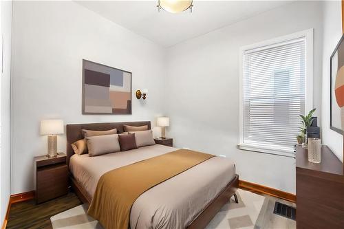 1461 Bannatyne Avenue, Winnipeg, MB - Indoor Photo Showing Bedroom