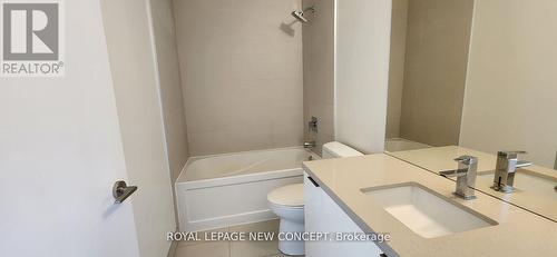 3604 - 8 Eglinton Avenue E, Toronto, ON - Indoor Photo Showing Bathroom