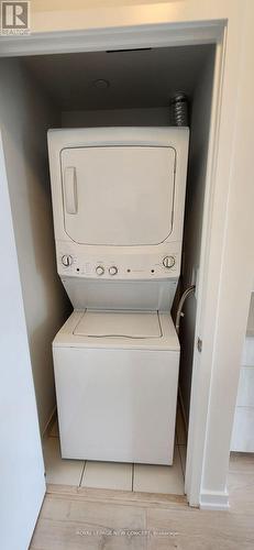 3604 - 8 Eglinton Avenue E, Toronto, ON - Indoor Photo Showing Laundry Room
