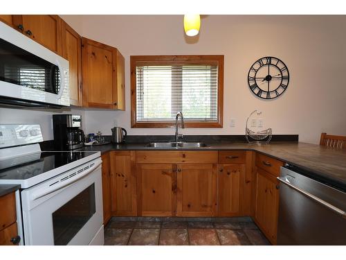 301 - 890 Dogwood Drive, Kimberley, BC - Indoor Photo Showing Kitchen With Double Sink