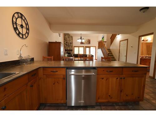 301 - 890 Dogwood Drive, Kimberley, BC - Indoor Photo Showing Kitchen