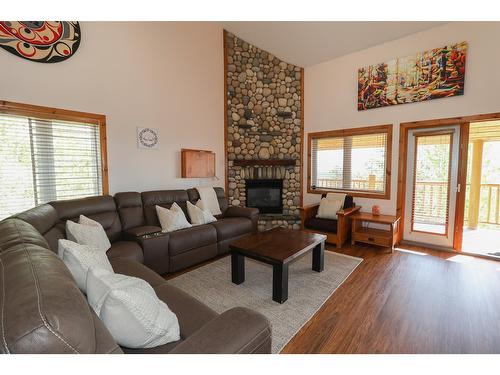 301 - 890 Dogwood Drive, Kimberley, BC - Indoor Photo Showing Living Room With Fireplace