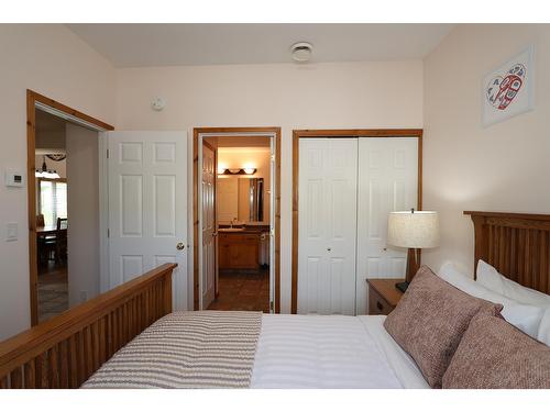 301 - 890 Dogwood Drive, Kimberley, BC - Indoor Photo Showing Bedroom