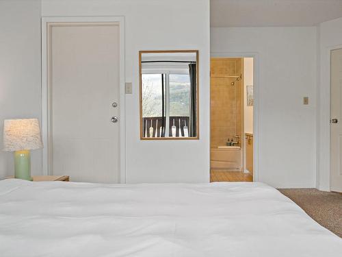 Chambre Ã  coucher principale - 484-211 Ch. De Lac-Tremblant-Nord, Mont-Tremblant, QC - Indoor Photo Showing Bedroom