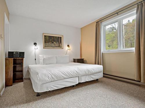 Chambre Ã Â coucher - 484-211 Ch. De Lac-Tremblant-Nord, Mont-Tremblant, QC - Indoor Photo Showing Bedroom