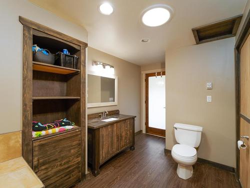 1221 Bain Road, Clearwater, BC - Indoor Photo Showing Bathroom