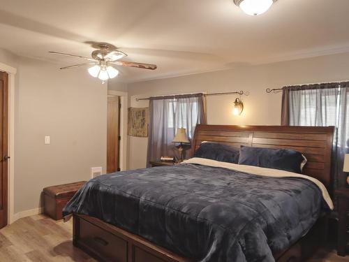 1221 Bain Road, Clearwater, BC - Indoor Photo Showing Bedroom