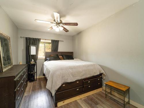 1221 Bain Road, Clearwater, BC - Indoor Photo Showing Bedroom
