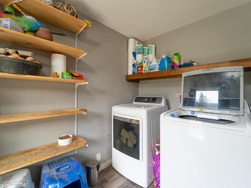 1221 Bain Road, Clearwater, BC - Indoor Photo Showing Laundry Room