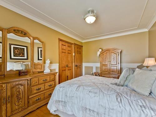 Chambre Ã Â coucher - 165 Rue Bellevue, Coaticook, QC - Indoor Photo Showing Bedroom