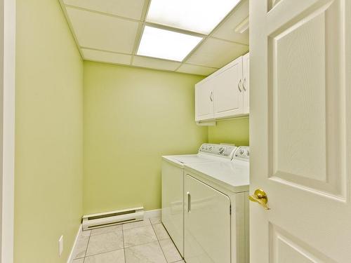 Salle de lavage - 165 Rue Bellevue, Coaticook, QC - Indoor Photo Showing Laundry Room