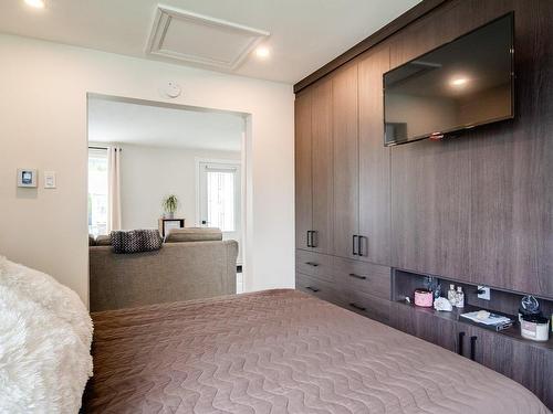 Master bedroom - 19 Rue Laurier, Salaberry-De-Valleyfield, QC - Indoor Photo Showing Bedroom
