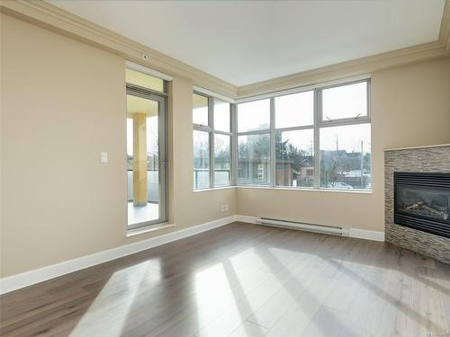 214-225 Menzies St, Victoria, BC - Indoor With Fireplace