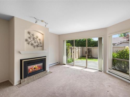 12-310 Pym St, Parksville, BC - Indoor Photo Showing Living Room With Fireplace