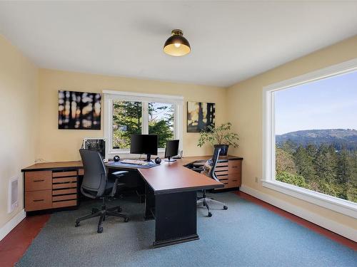 4699 Kerryview Dr, Saanich, BC - Indoor Photo Showing Office
