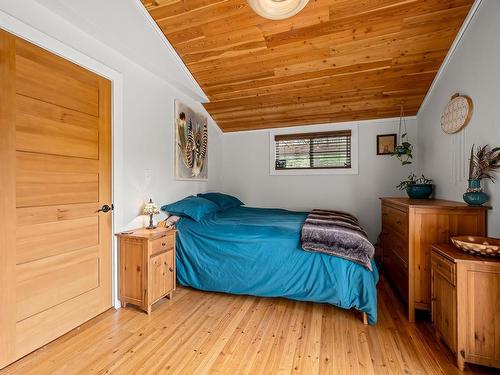 2952 Lupton Rd, Courtenay, BC - Indoor Photo Showing Bedroom