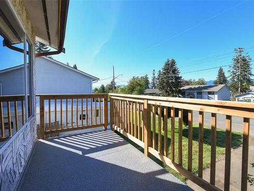 4644 Macintyre Ave, Courtenay, BC - Outdoor With Exterior