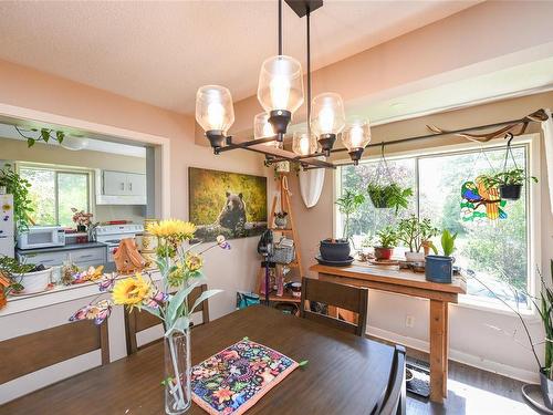 4664 Mcquillan Rd, Courtenay, BC - Indoor Photo Showing Dining Room