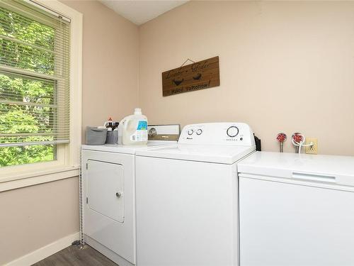 4664 Mcquillan Rd, Courtenay, BC - Indoor Photo Showing Laundry Room
