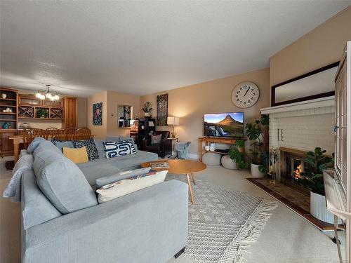 305-539 Niagara St, Victoria, BC - Indoor Photo Showing Living Room