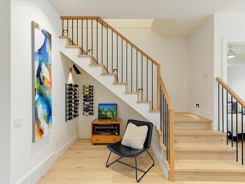 338 Cadder Avenue, Kelowna, BC - Indoor Photo Showing Other Room