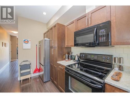 1703 43 Avenue Unit# 2, Vernon, BC - Indoor Photo Showing Kitchen