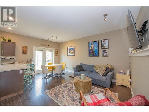 1703 43 Avenue Unit# 2, Vernon, BC - Indoor Photo Showing Living Room