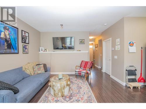 1703 43 Avenue Unit# 2, Vernon, BC - Indoor Photo Showing Living Room