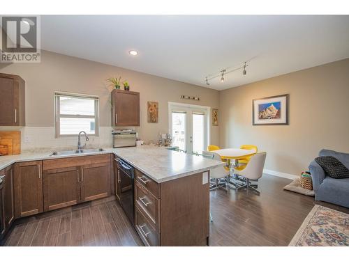 1703 43 Avenue Unit# 2, Vernon, BC - Indoor Photo Showing Kitchen With Double Sink