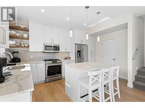 817 Rose Avenue, Kelowna, BC - Indoor Photo Showing Kitchen With Stainless Steel Kitchen With Upgraded Kitchen