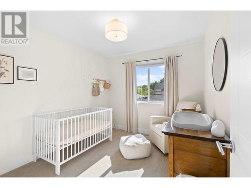 817 Rose Avenue, Kelowna, BC - Indoor Photo Showing Bedroom