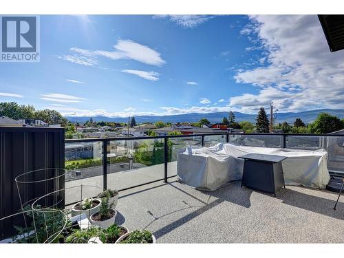 817 Rose Avenue, Kelowna, BC - Outdoor With View