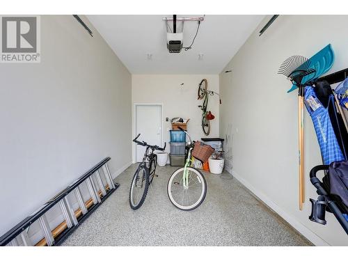 817 Rose Avenue, Kelowna, BC - Indoor Photo Showing Other Room