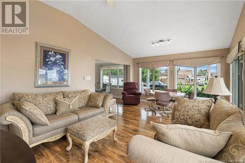 10 Pelican Avenue, Grand-Barachois, NB - Indoor Photo Showing Living Room