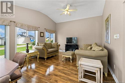 10 Pelican Avenue, Grand-Barachois, NB - Indoor Photo Showing Living Room