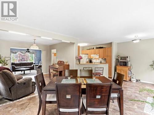 6 Yew Place, Whitehorse, YT - Indoor Photo Showing Dining Room