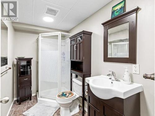 6 Yew Place, Whitehorse, YT - Indoor Photo Showing Bathroom