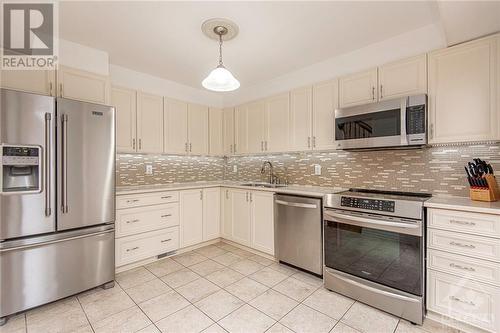 542 Langelier Avenue, Ottawa, ON - Indoor Photo Showing Kitchen With Stainless Steel Kitchen With Upgraded Kitchen