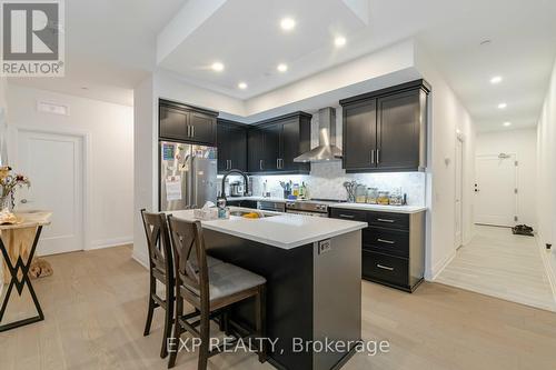 903 - 71 Wyndham Street S, Guelph (Two Rivers), ON - Indoor Photo Showing Kitchen With Upgraded Kitchen