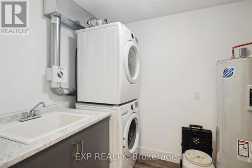 502 - 300G Fourth Avenue, St. Catharines, ON - Indoor Photo Showing Laundry Room