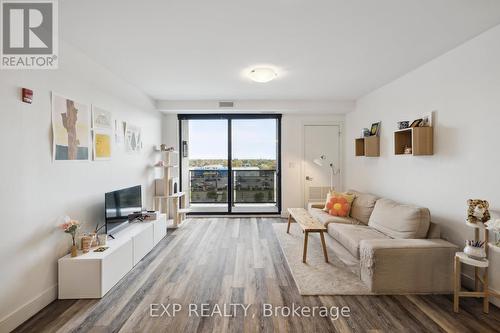 502 - 300G Fourth Avenue, St. Catharines, ON - Indoor Photo Showing Living Room